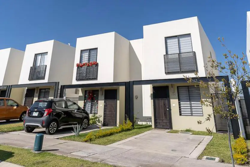 00 Fachada de casa en renta